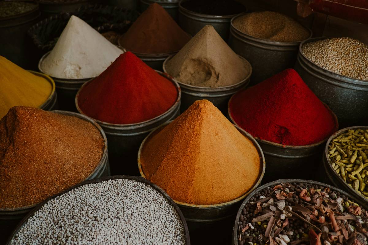 Ayurveda ancient tip illustrated with dosha-based meal plan chart